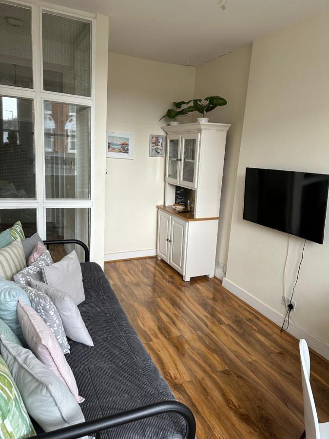 Apartment Lavender Hill London Exterior photo