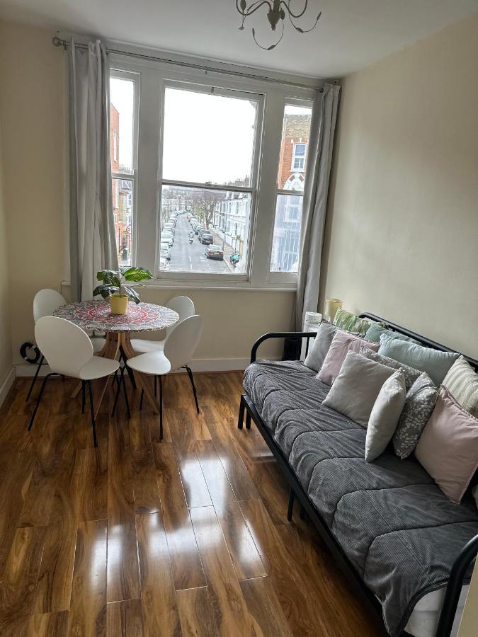 Apartment Lavender Hill London Exterior photo